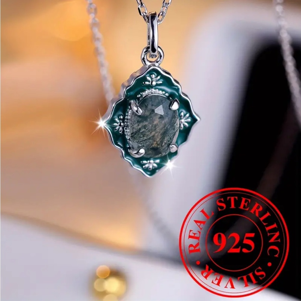 Vintage Style Moss Agate Enameled Inlaid Necklace